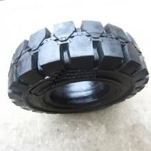 LK301 패턴 6.50-10 모델 3층 구조 포크리프트 고성능과 내구성을 위한 고체 타이어